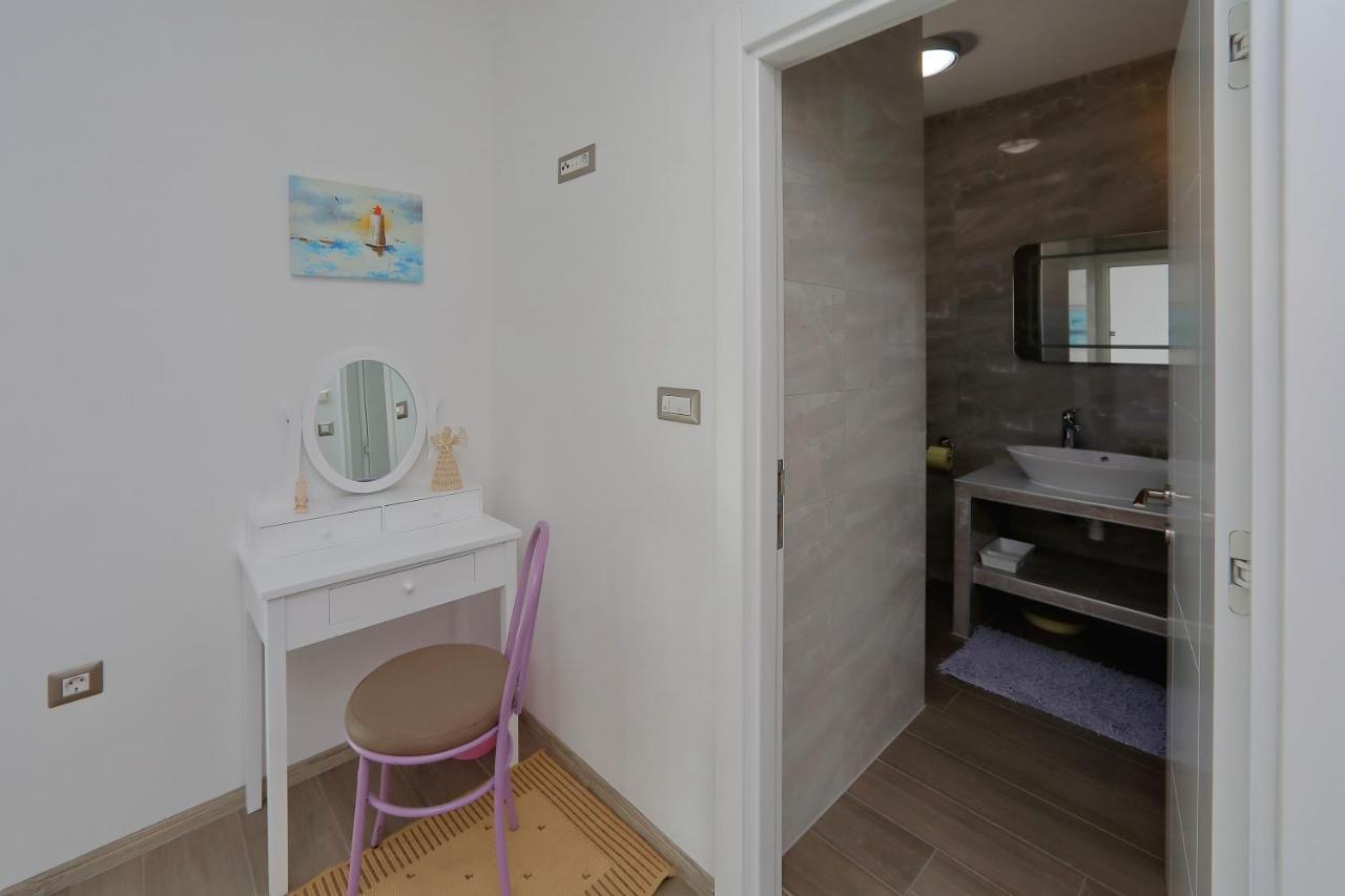 Apartmani Marina S Pogledom, Sukošan Екстериор снимка