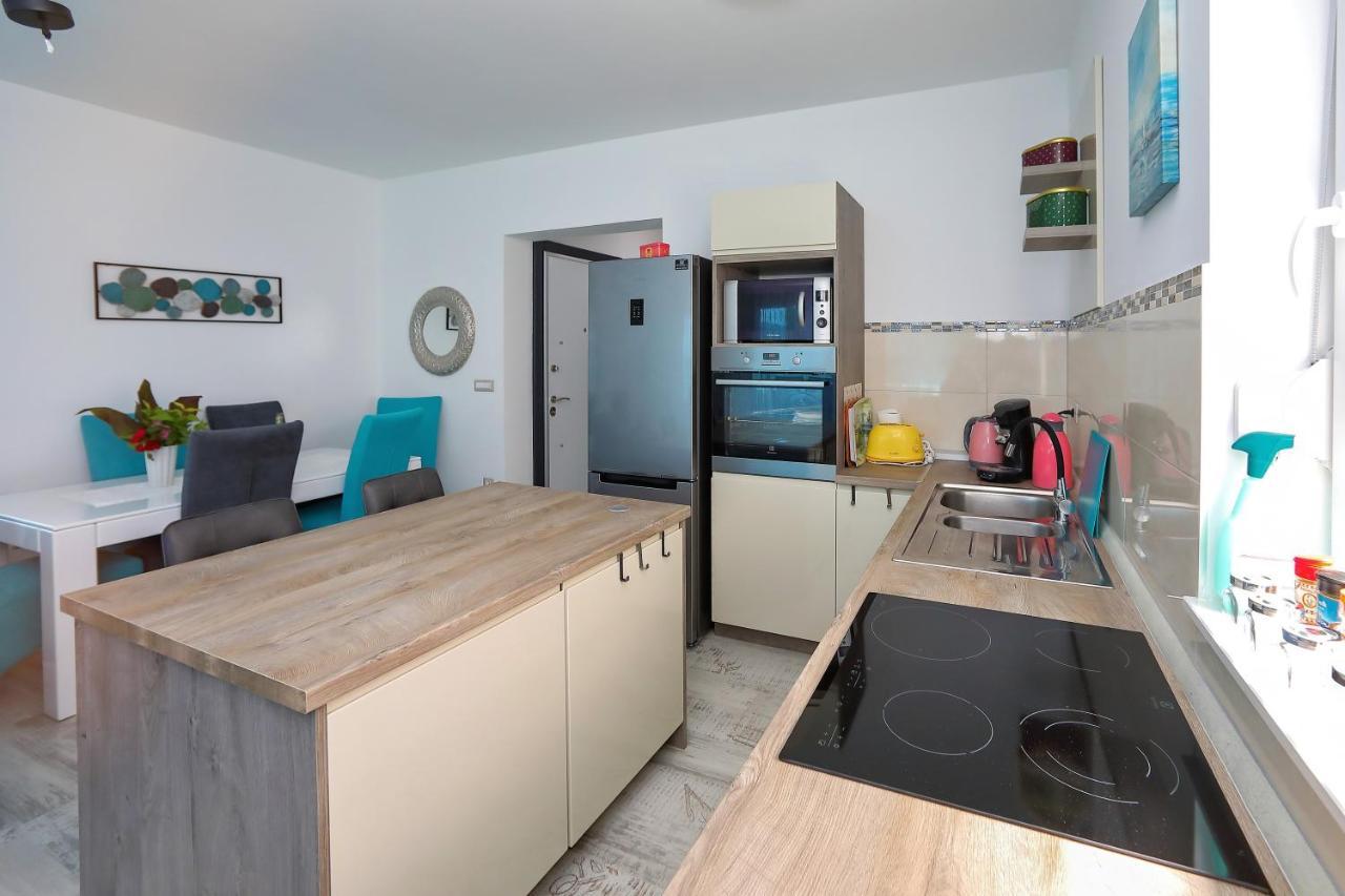Apartmani Marina S Pogledom, Sukošan Екстериор снимка